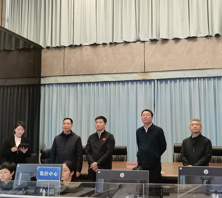 20250322交通部公路局副局長于海洋一行到川西公司監(jiān)控中心調(diào)研指導(dǎo)工作_副本.jpg